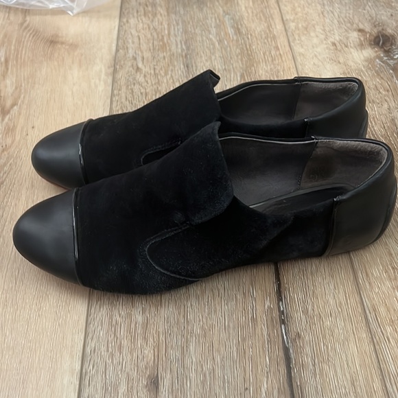 TSUBO, Ravyn slip on cap toe, black leather shoes - Picture 3 of 7